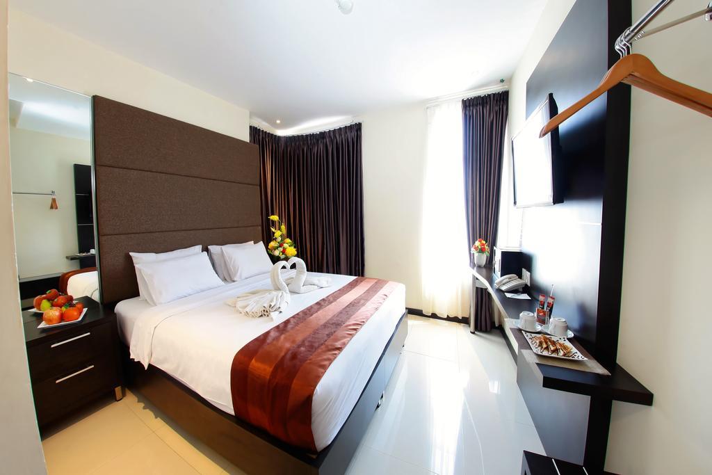 The One Hotel Makassar Exterior photo