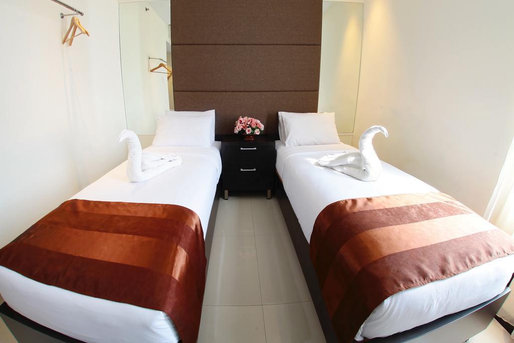 The One Hotel Makassar Exterior photo