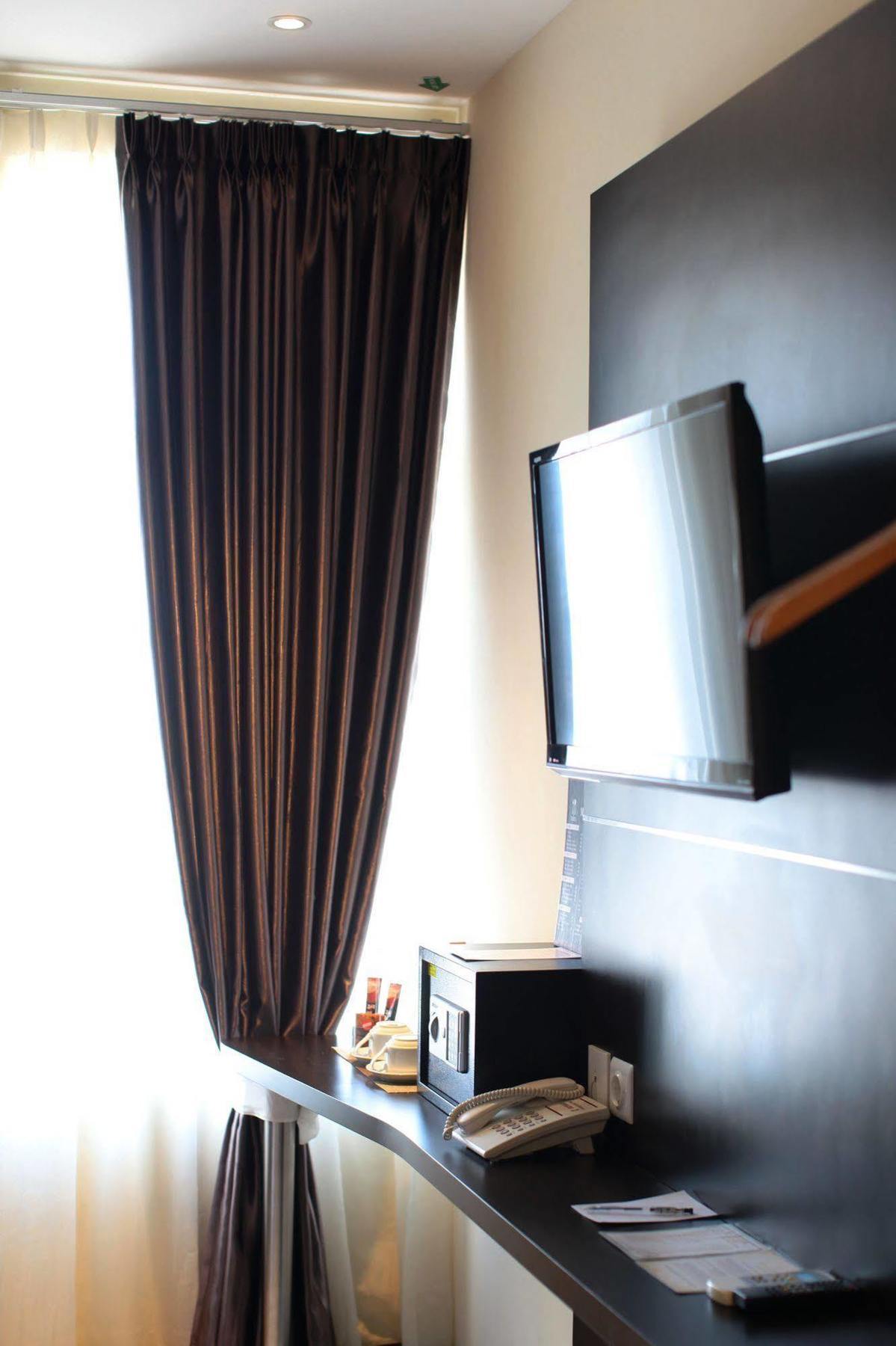 The One Hotel Makassar Exterior photo