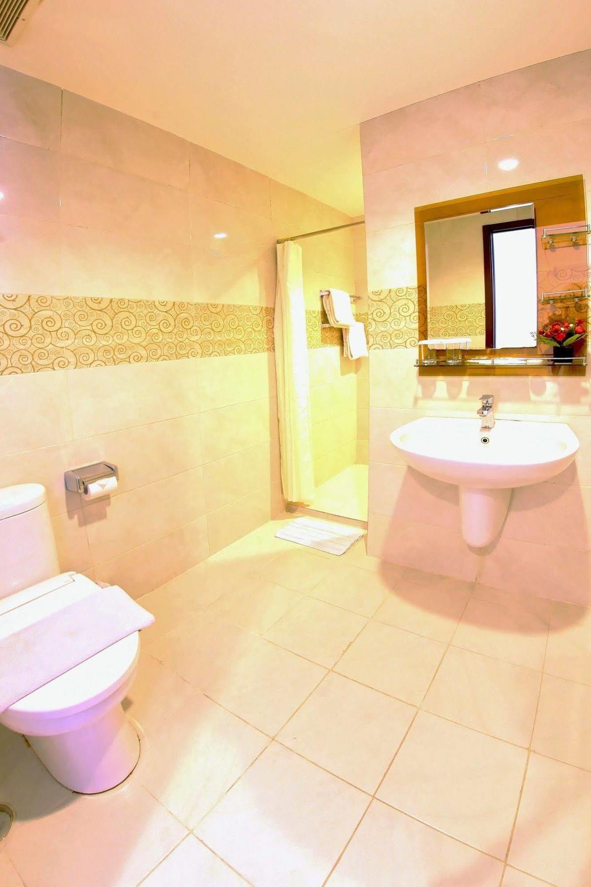 The One Hotel Makassar Exterior photo