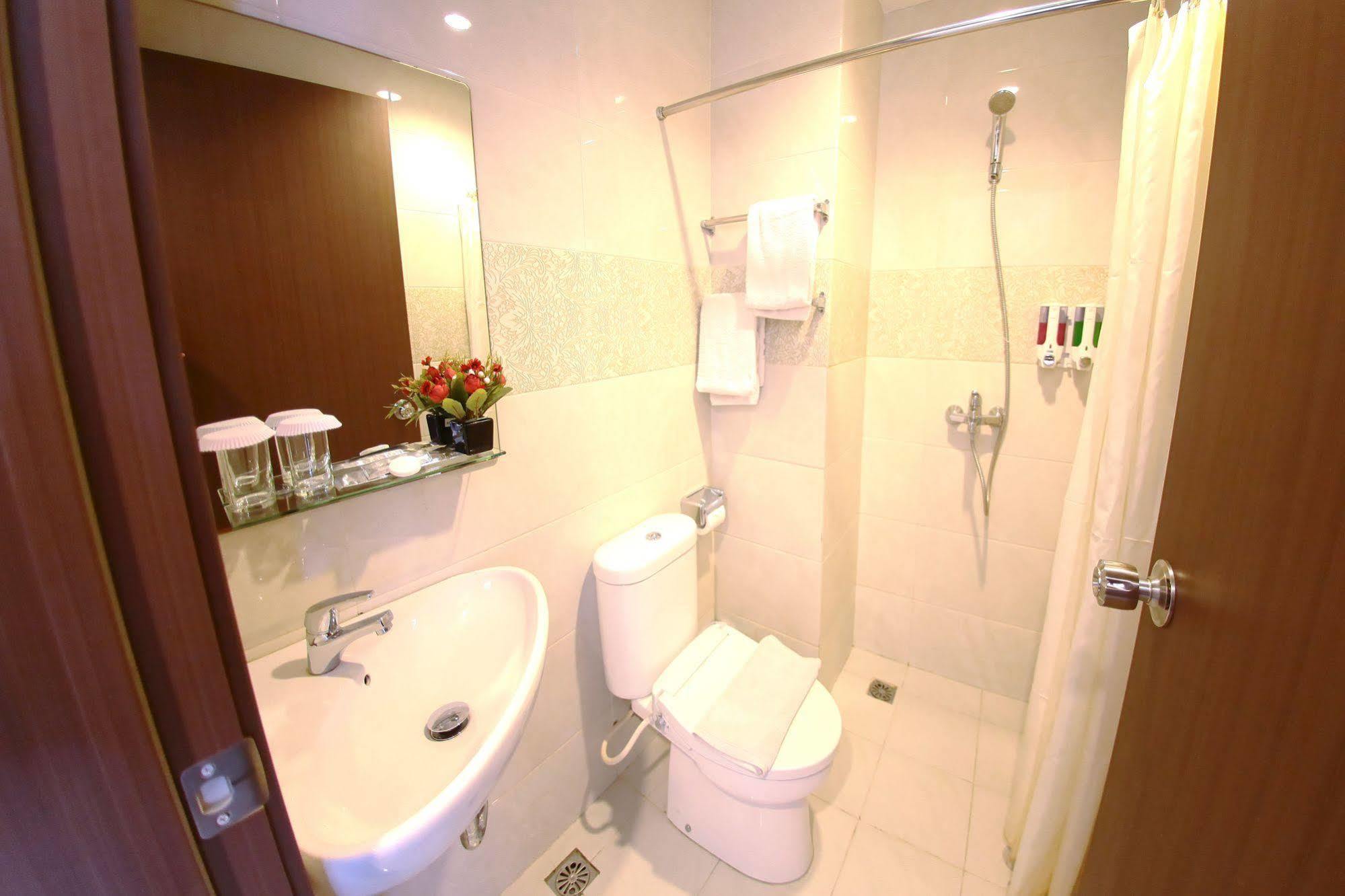 The One Hotel Makassar Exterior photo