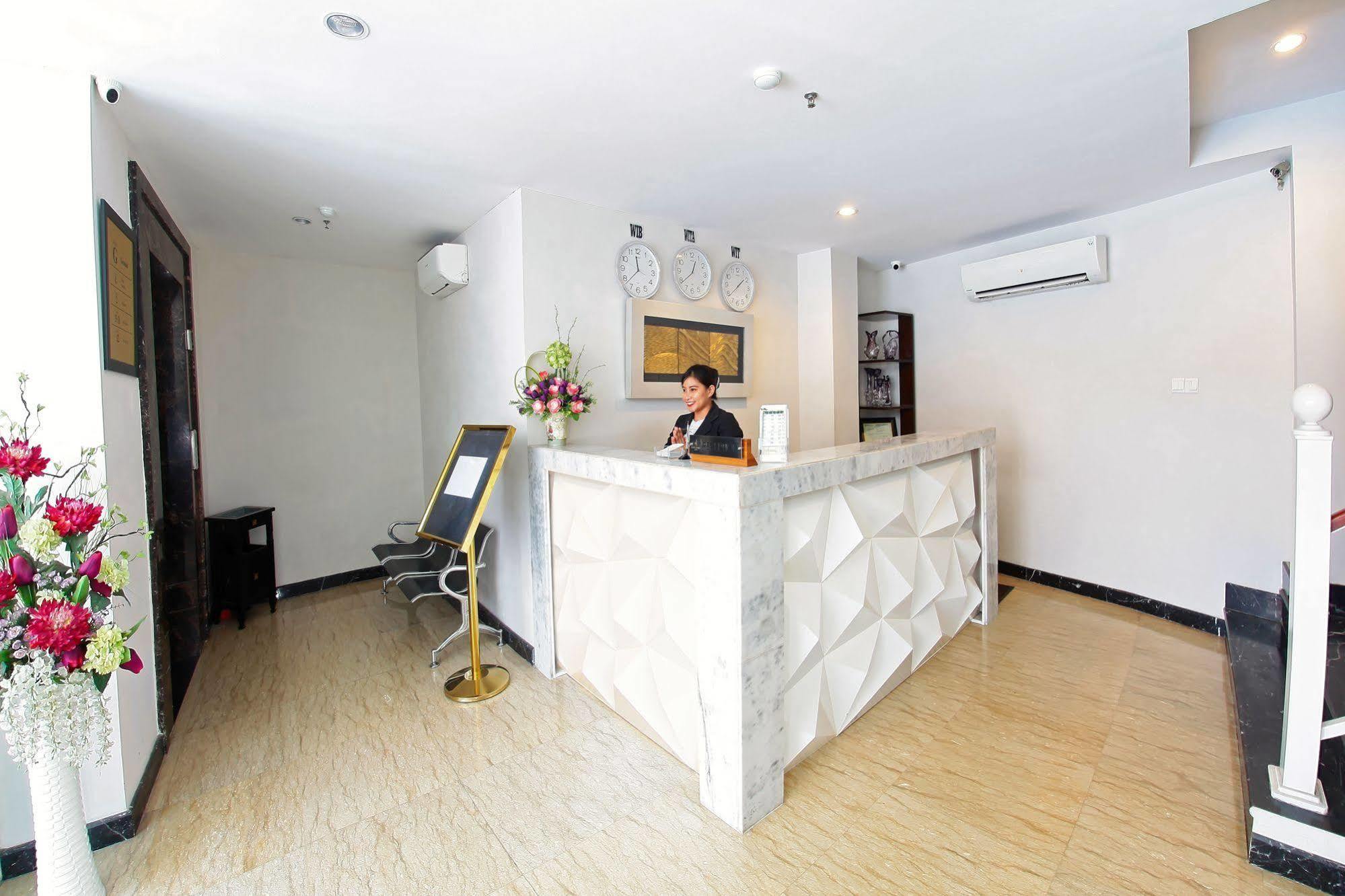 The One Hotel Makassar Exterior photo