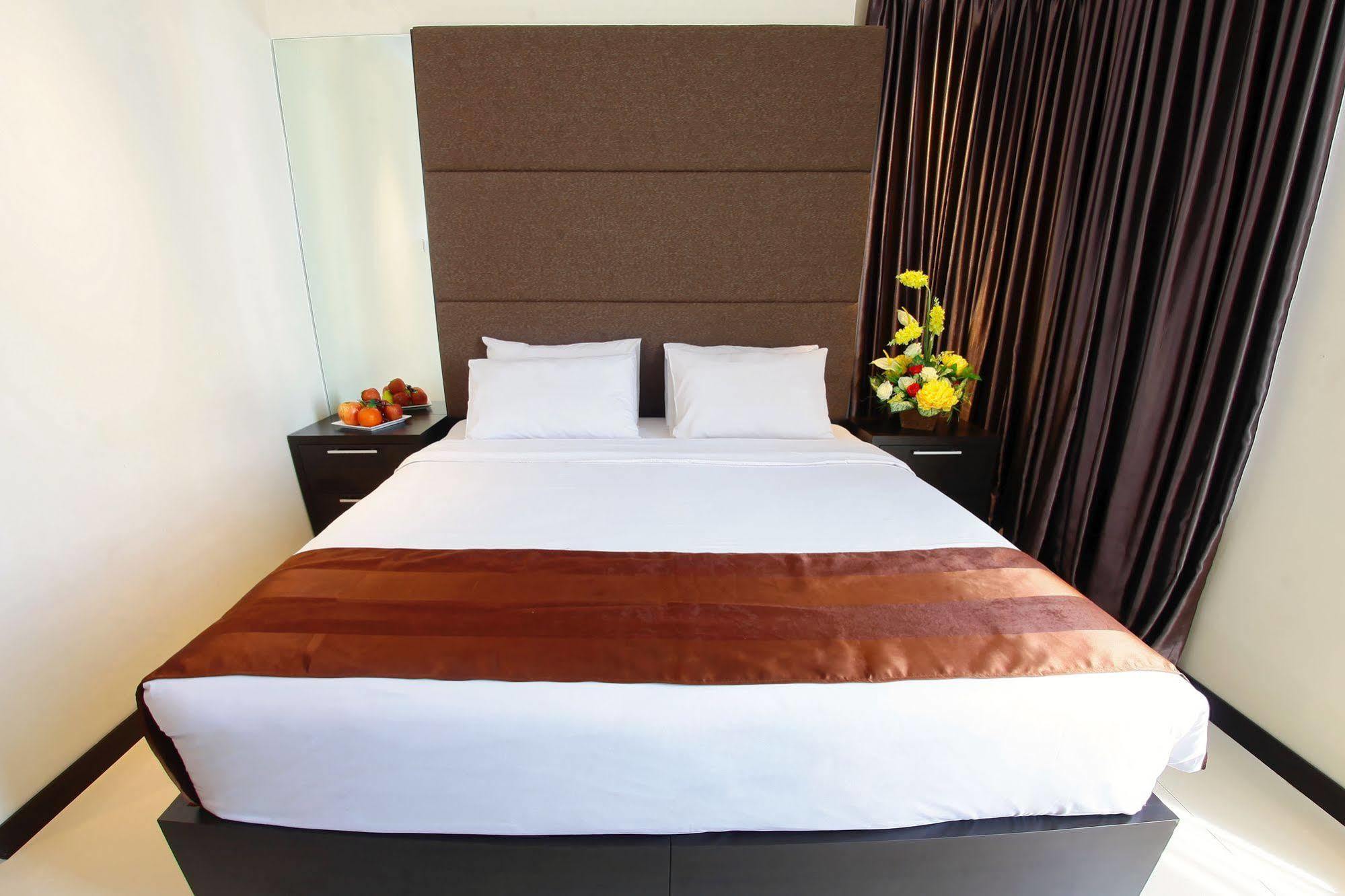 The One Hotel Makassar Exterior photo